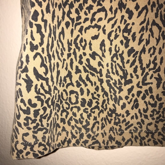 ⚡️Cactus Flower Leopard Print Tank Size XL - Picture 3 of 5